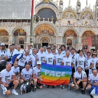 Il gruppo di ciclisti in p. san marco