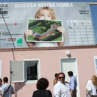 Conferenza stampa a Medolla (MO) e posa prima pietra progetto Rock No War costruzione scuola materna